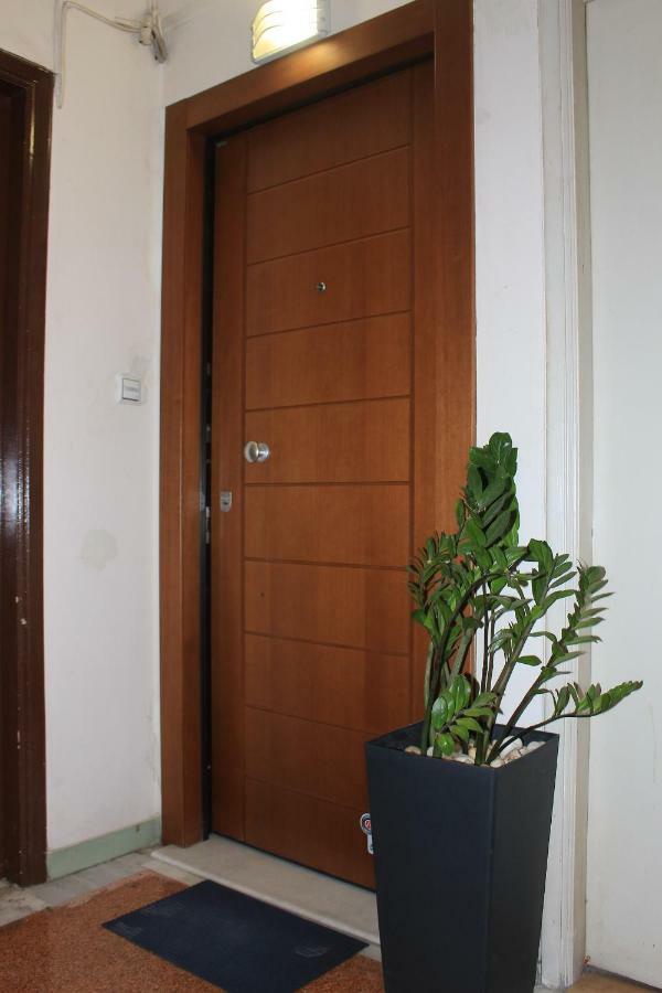 Aiolos Apartments Ermou 64 2Nd Floor Suites Athènes Extérieur photo